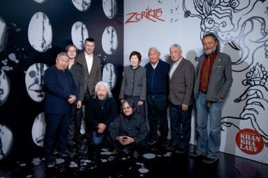 Зрителей приглашают на выставки Доржиева-старшего и Зорикто Доржитева, которые проходят в двух столи